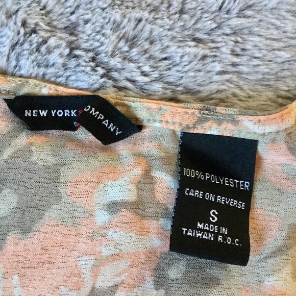NOT FOR SALE DONT BUY! Cream/Pink Floral New York & Co Top Size S - Picture 8 of 8